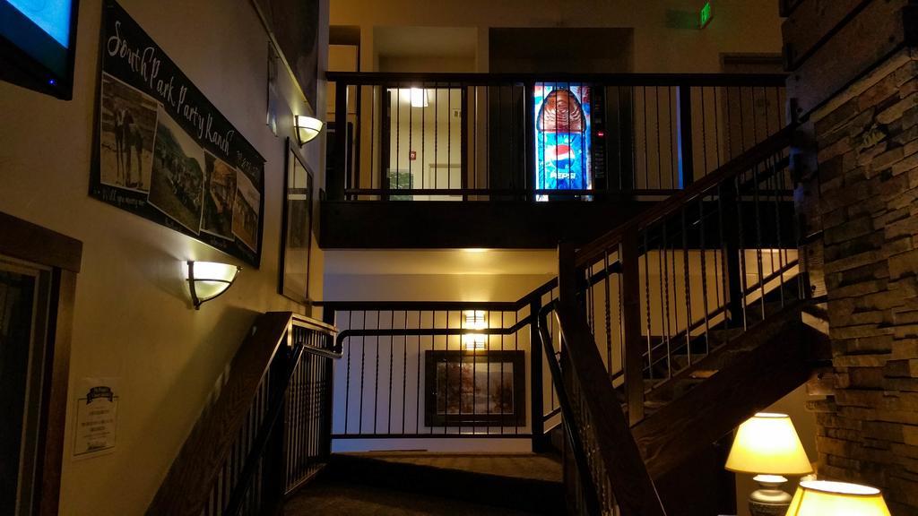 A Riverside Inn Travelodge By Wyndham Fairplay Exterior photo