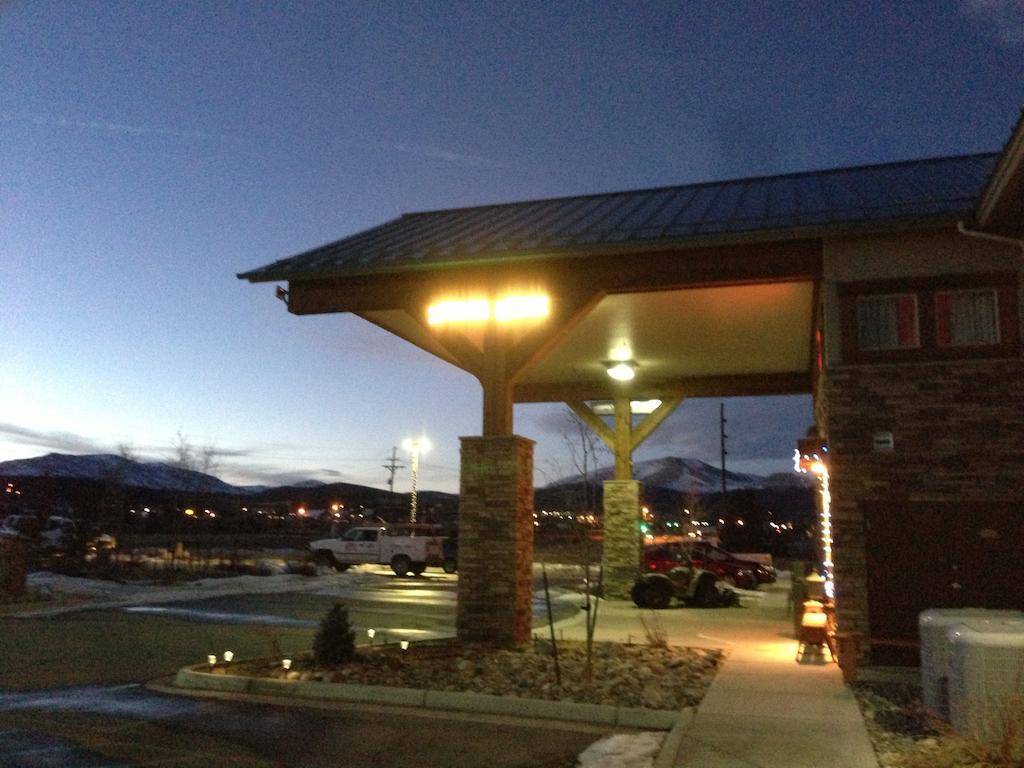 A Riverside Inn Travelodge By Wyndham Fairplay Exterior photo